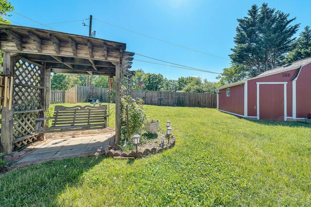 3033 Parham DR, Roanoke, VA 24014