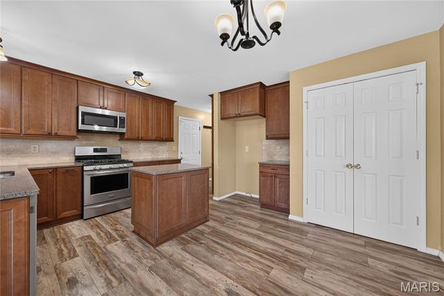 1412 Apple Valley Drive, O'fallon, MO 63366