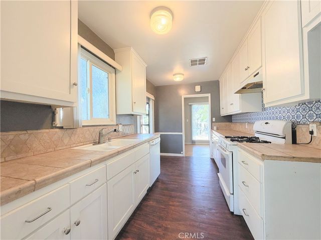 10360 Haskell, Granada Hills, CA 91344