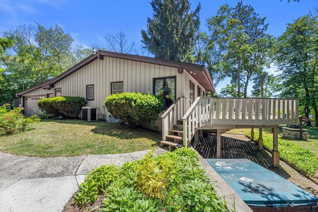 4786 Riverview DRIVE, Hubertus, WI 53033