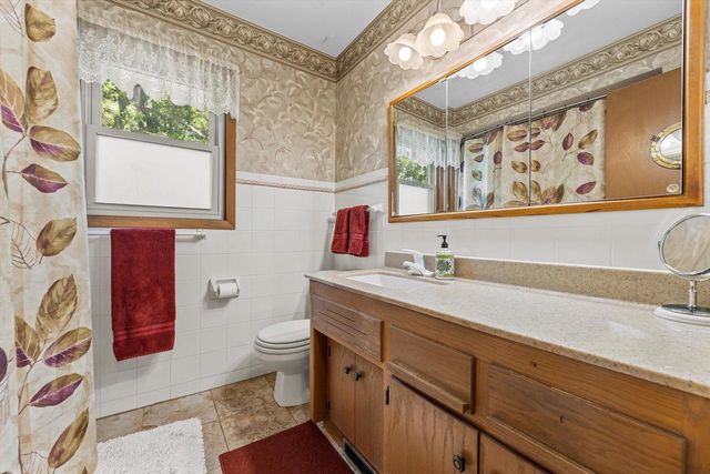 4786 Riverview DRIVE, Hubertus, WI 53033
