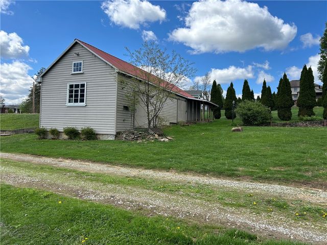 1275 Swede Hill Rd, Hempfield Twp, PA 15601