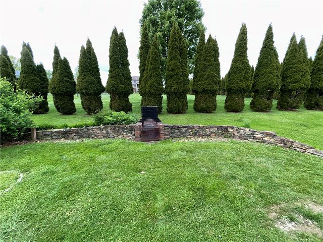 1275 Swede Hill Rd, Hempfield Twp, PA 15601