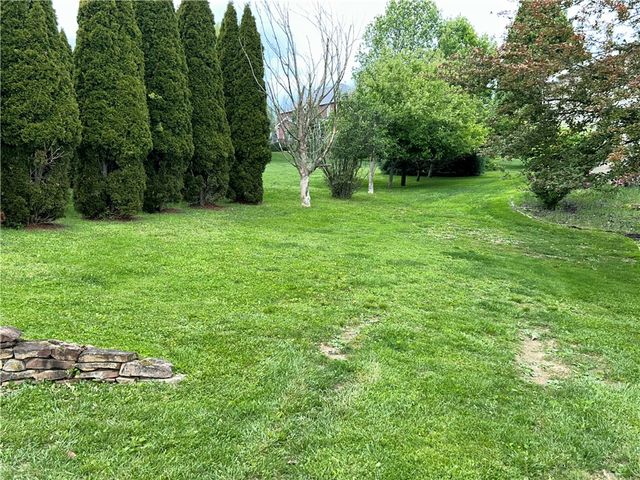 1275 Swede Hill Rd, Hempfield Twp, PA 15601