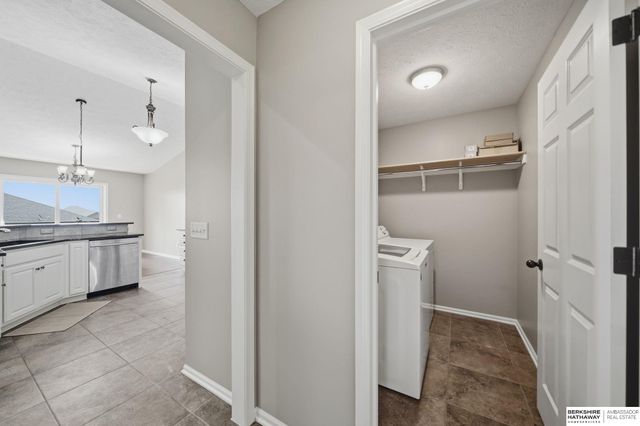 710 N 95th Street, Lincoln, NE 68505