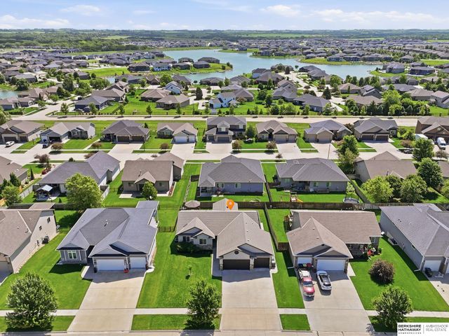 710 N 95th Street, Lincoln, NE 68505