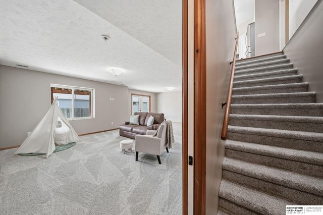 710 N 95th Street, Lincoln, NE 68505