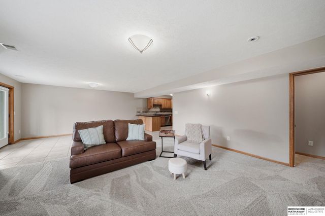 710 N 95th Street, Lincoln, NE 68505