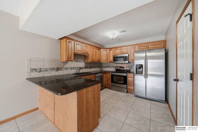 710 N 95th Street, Lincoln, NE 68505