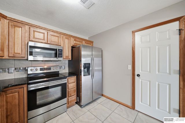 710 N 95th Street, Lincoln, NE 68505