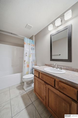710 N 95th Street, Lincoln, NE 68505