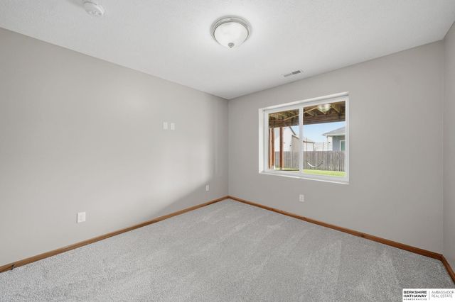 710 N 95th Street, Lincoln, NE 68505