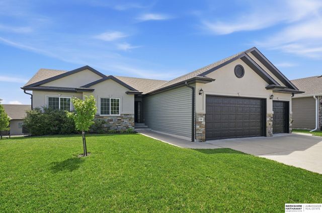 710 N 95th Street, Lincoln, NE 68505