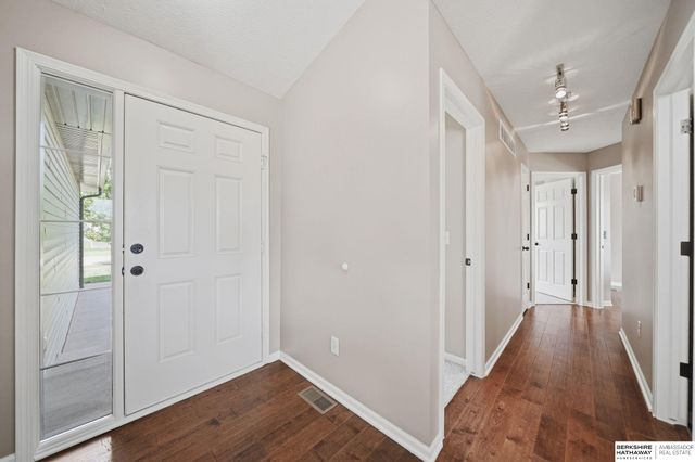 710 N 95th Street, Lincoln, NE 68505