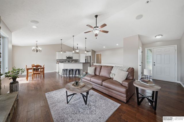 710 N 95th Street, Lincoln, NE 68505