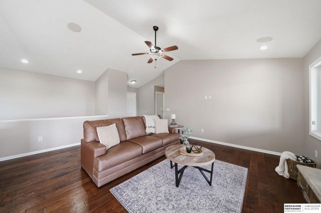 710 N 95th Street, Lincoln, NE 68505