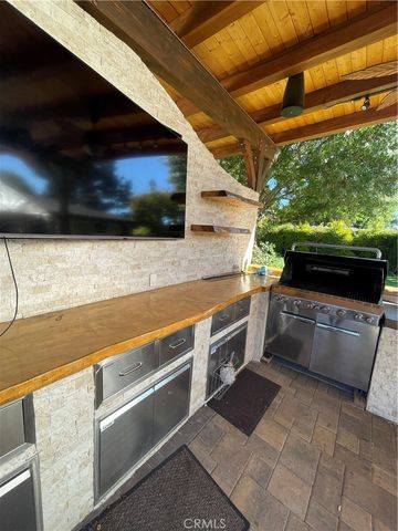 17183 Sunburst, Sherwood Forest, CA 91325