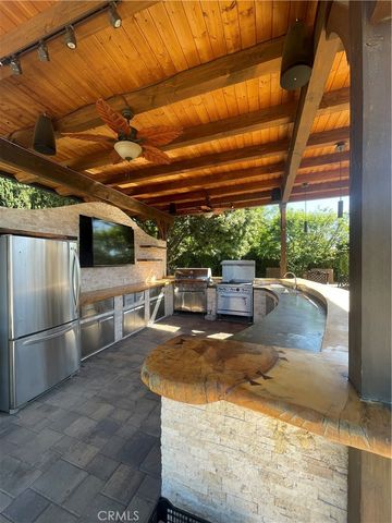 17183 Sunburst, Sherwood Forest, CA 91325