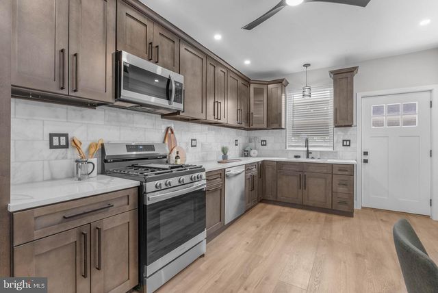 2551 SALMON ST, Philadelphia, PA 19125