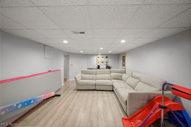 1007 49th Street, Vienna, WV 26105