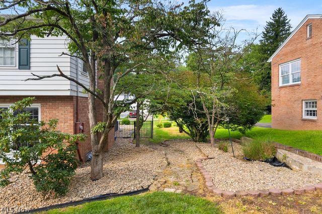 1007 49th Street, Vienna, WV 26105