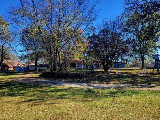 2482 Fm 2946, Emory, TX 75440