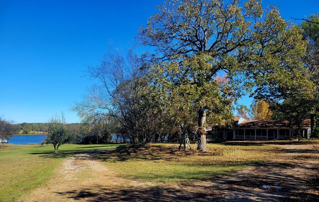 2482 Fm 2946, Emory, TX 75440