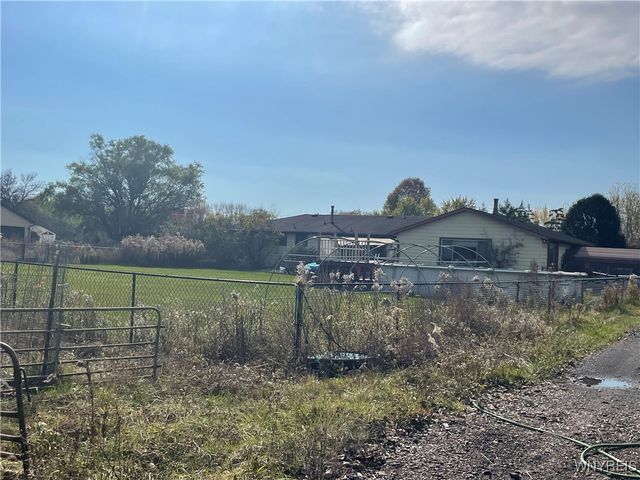 6721 Aiken Road, Pendleton, NY 14094