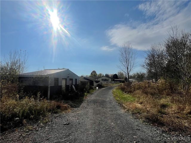 6721 Aiken Road, Pendleton, NY 14094