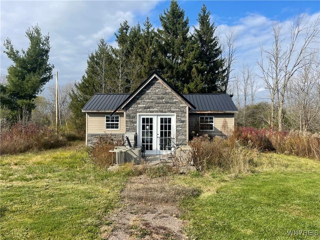 6721 Aiken Road, Pendleton, NY 14094