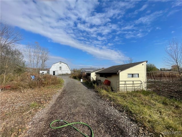 6721 Aiken Road, Pendleton, NY 14094