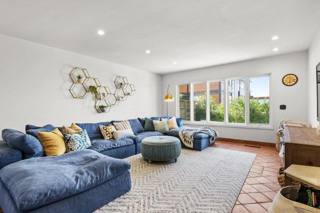 1664 Guizot St, San Diego, CA 92107