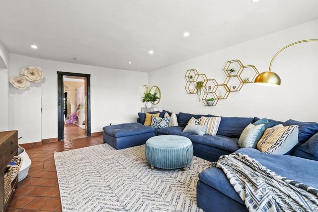1664 Guizot St, San Diego, CA 92107