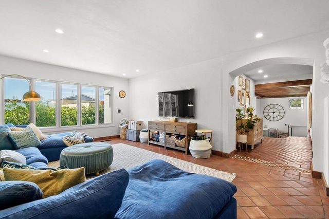 1664 Guizot St, San Diego, CA 92107