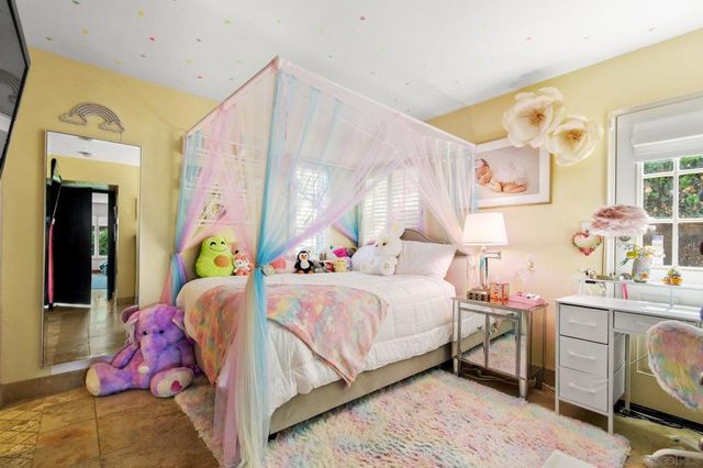 1664 Guizot St, San Diego, CA 92107