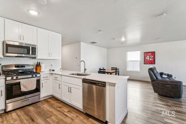 2814 S Mossy Forest Ave, Nampa, ID 83686