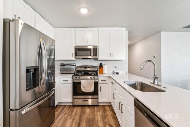 2814 S Mossy Forest Ave, Nampa, ID 83686