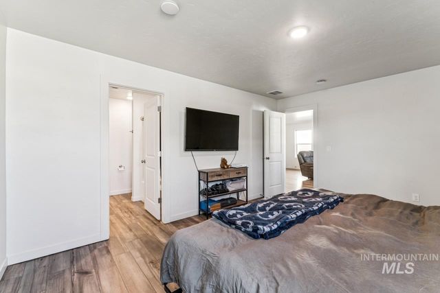 2814 S Mossy Forest Ave, Nampa, ID 83686