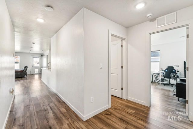 2814 S Mossy Forest Ave, Nampa, ID 83686