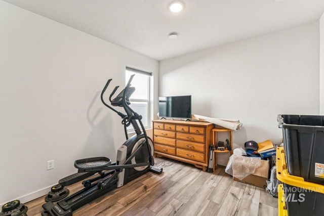 2814 S Mossy Forest Ave, Nampa, ID 83686