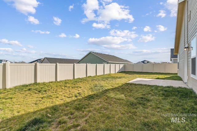 2814 S Mossy Forest Ave, Nampa, ID 83686