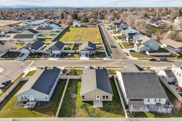 2814 S Mossy Forest Ave, Nampa, ID 83686