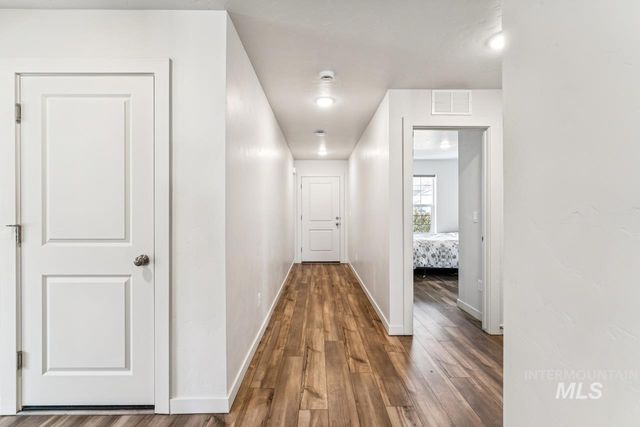 2814 S Mossy Forest Ave, Nampa, ID 83686