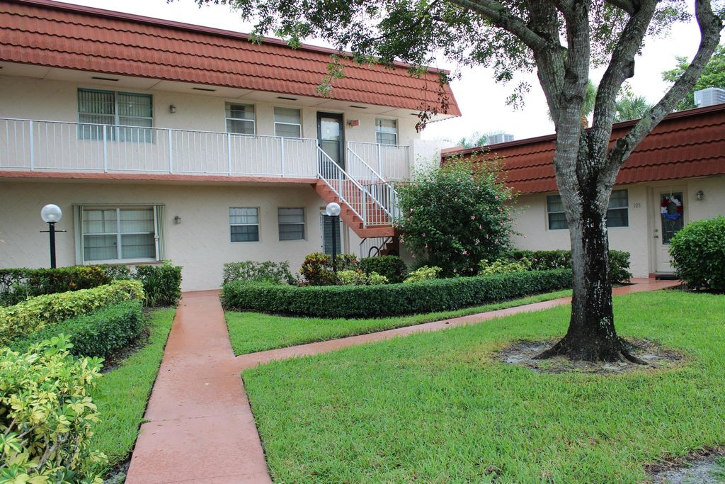 12008 Poinciana Boulevard 206, Royal Palm Beach, FL 33411