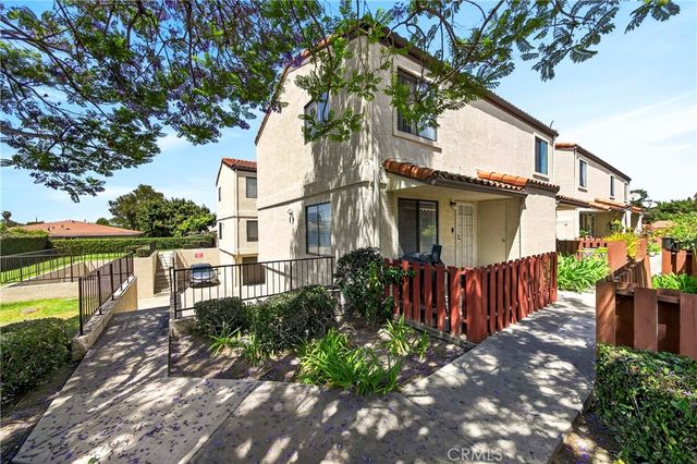 11754 206th Street, Lakewood, CA 90715