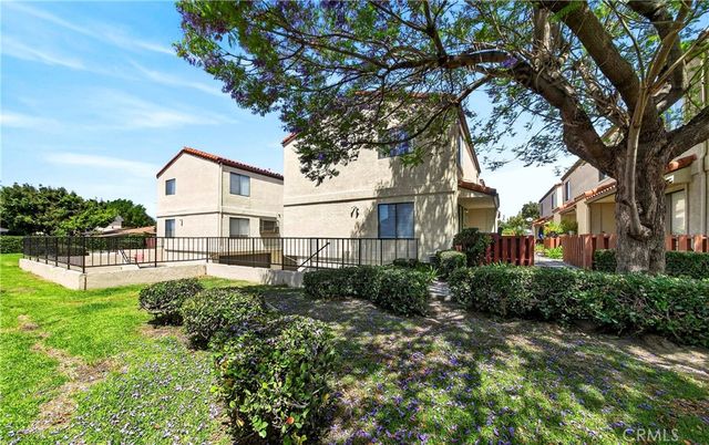 11754 206th Street, Lakewood, CA 90715