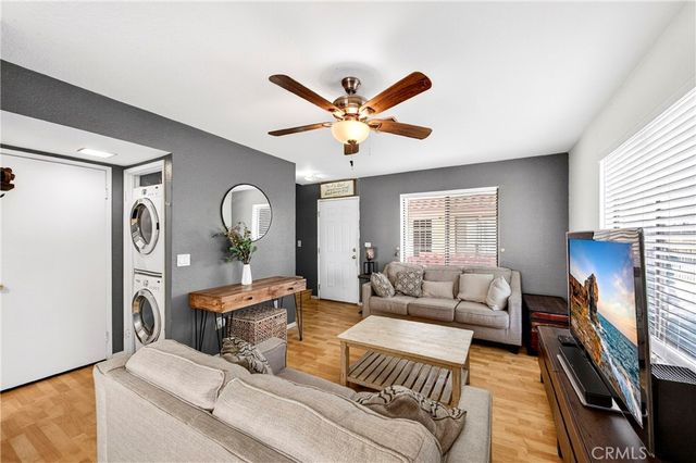 11754 206th Street, Lakewood, CA 90715
