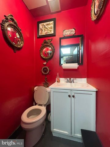 44 S 2ND ST, Philadelphia, PA 19106