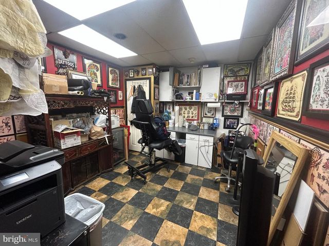 44 S 2ND ST, Philadelphia, PA 19106