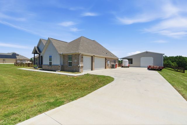 7609 Carter ranch Road, Azle, TX 76020